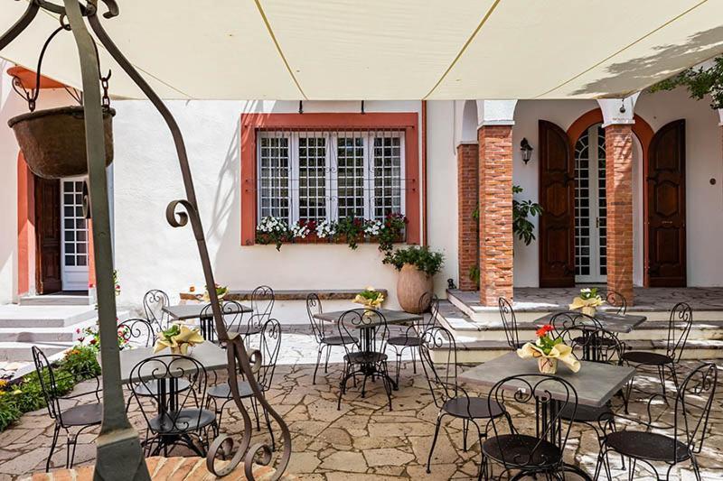 Borgo Prima Luce Hotel Cuglieri Buitenkant foto