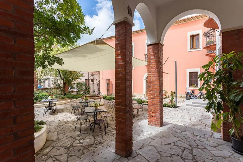 Borgo Prima Luce Hotel Cuglieri Buitenkant foto