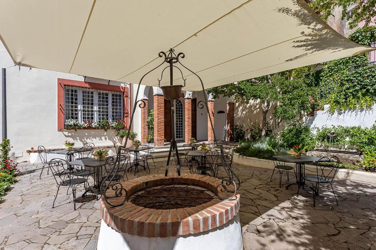Borgo Prima Luce Hotel Cuglieri Buitenkant foto